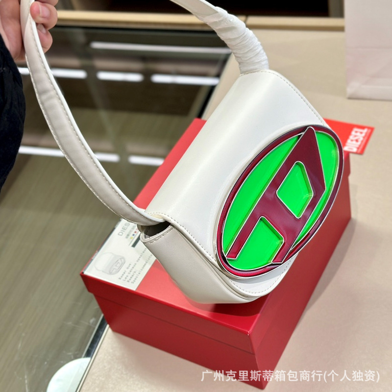 ジングルバッグ 2024 新年モデルニッチデザインハイエンド脇の下クロスボディハンドヘルドレディースバッグファッションシングルショルダー小さなスクエアバッグ|undefined