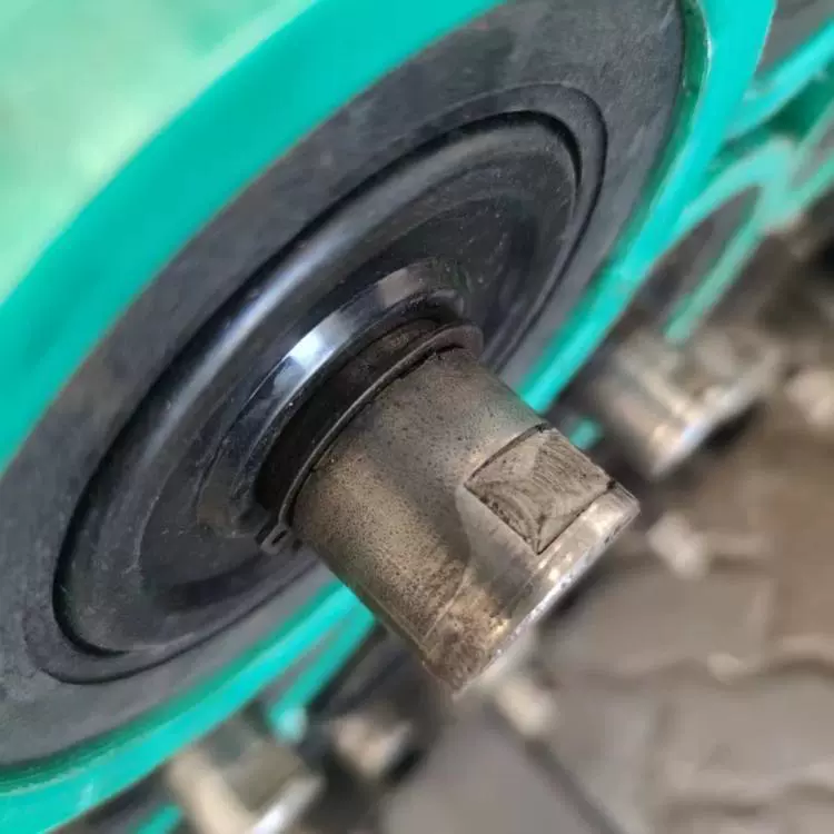 Полимерный ролик, полимерный полиэтиленовый ролик, наружный диаметр 194