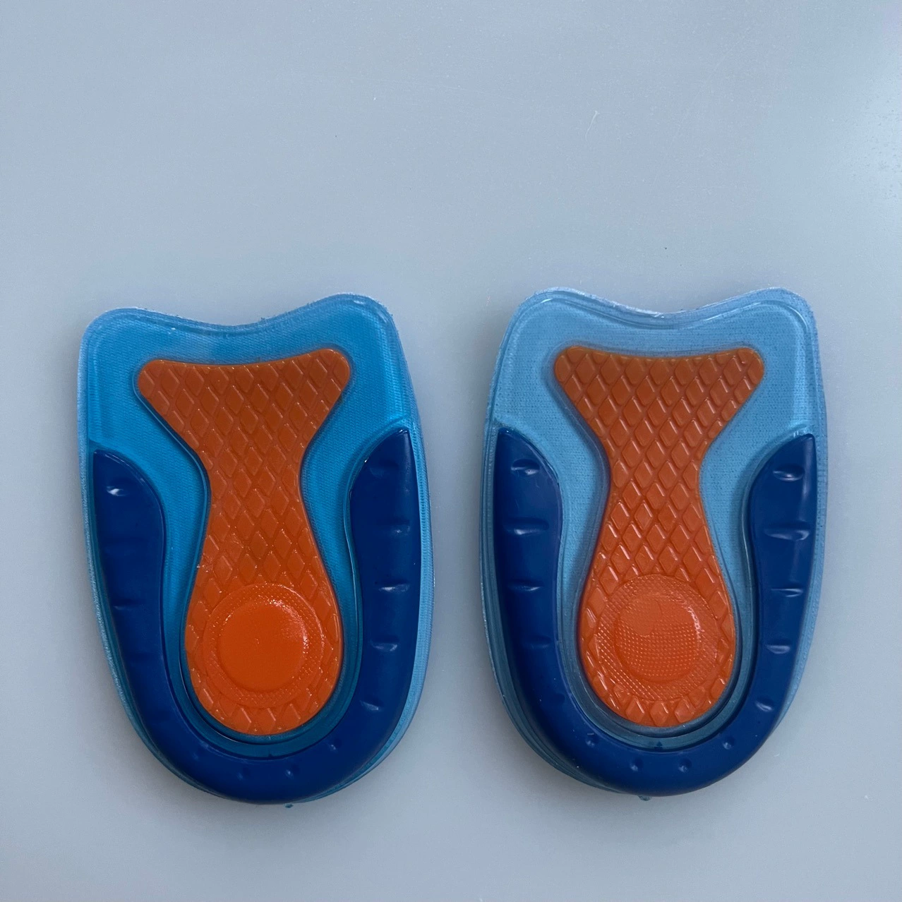 Трехцветная подушка для пятки из ТПЭ, половинчатая Подушка, нескользящая амортизирующая Спортивная Удобная подушка для пятки