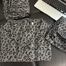 �߼�����H˯��Ů���＾�L���Lѝ�ڻ�ɫ���y�Ҿӷ������b�羳���l