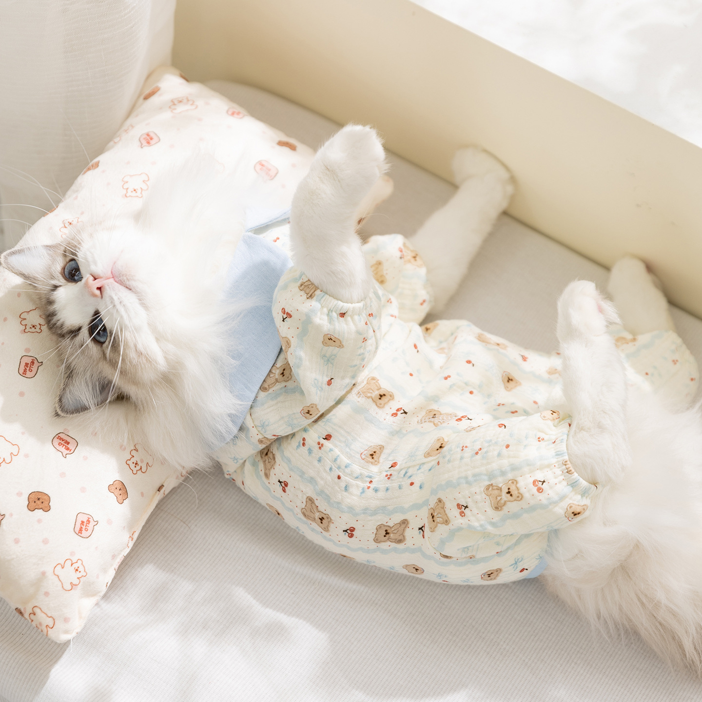 Primavera y verano perros y gatos ropa delgada de cuatro patas bolsas abdominales ropa para el hogar ropa para mascotas Teddy perros pequeños y medianos