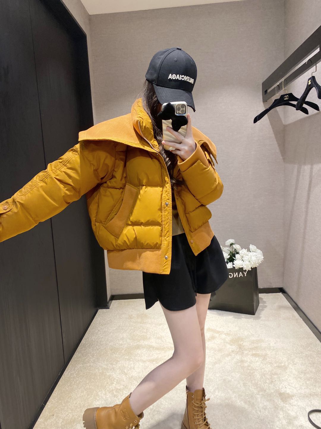 Loose-Fit Short Jacket Image 2