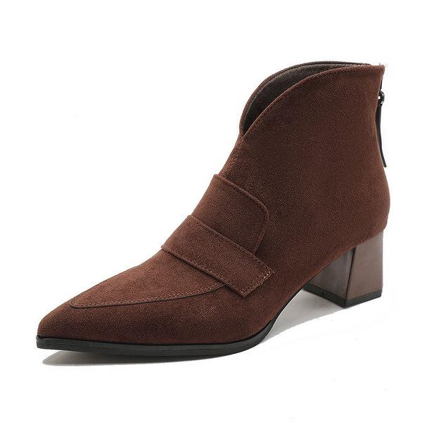 Low boots pointed-toe