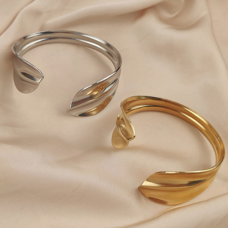 French Smooth Leaf-Shaped Bracelet, Simple and High-End, Irregular Line Design, Cross-Border Hot-Selling Jewelry