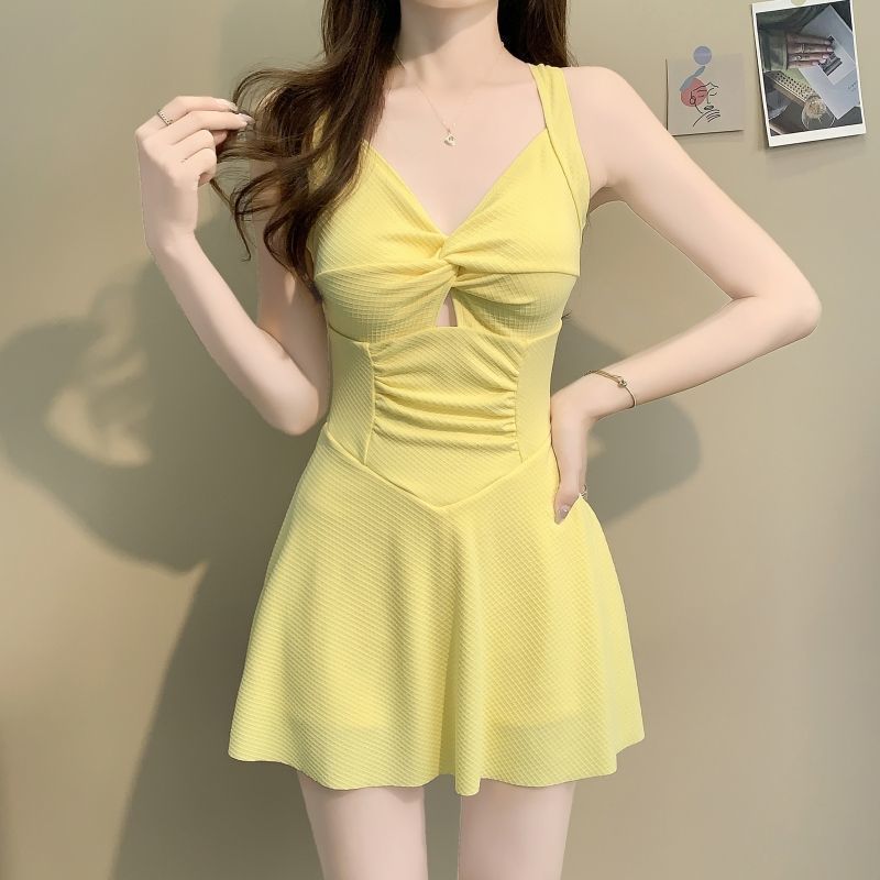 Swimsuit for Women 2025 New Style, Beautiful One-Piece, Covering the Flesh, Slimming Look, Beautiful Back, Small Breasts, Hot Spring Conservative Swimsuit