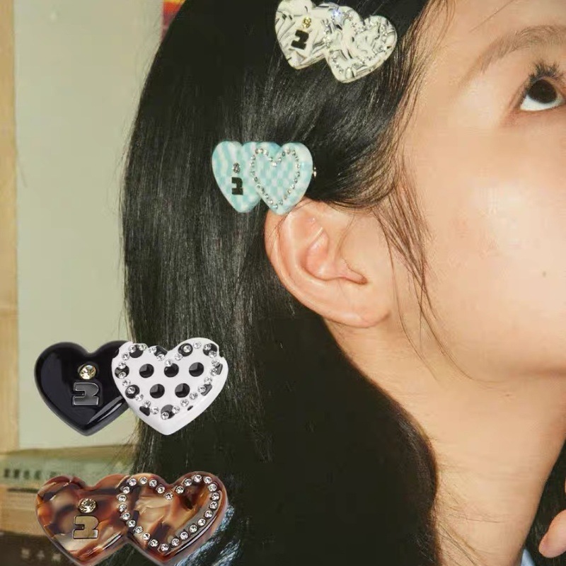 9g Weight Vintage Style Classic Style Women's Heart Shape Arylic Hair Clip