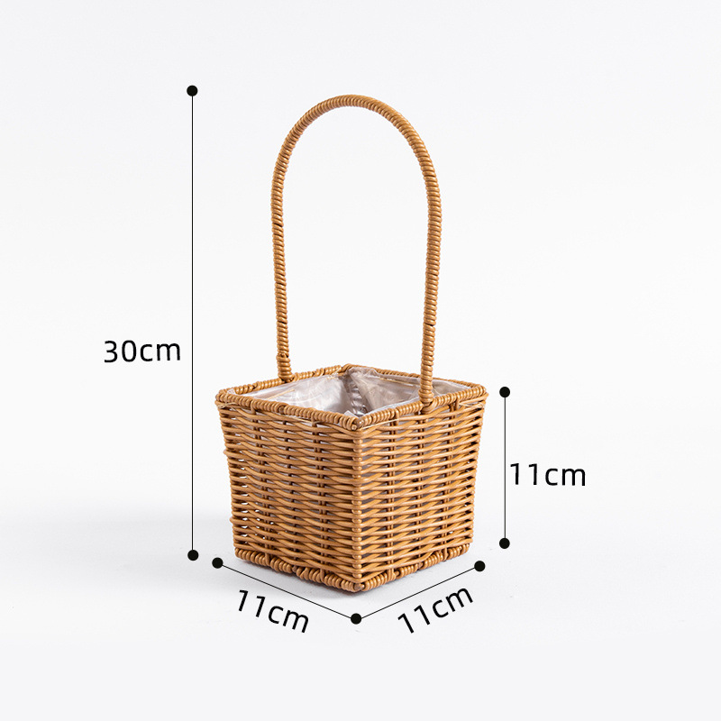 Woven handheld straw children's small basket