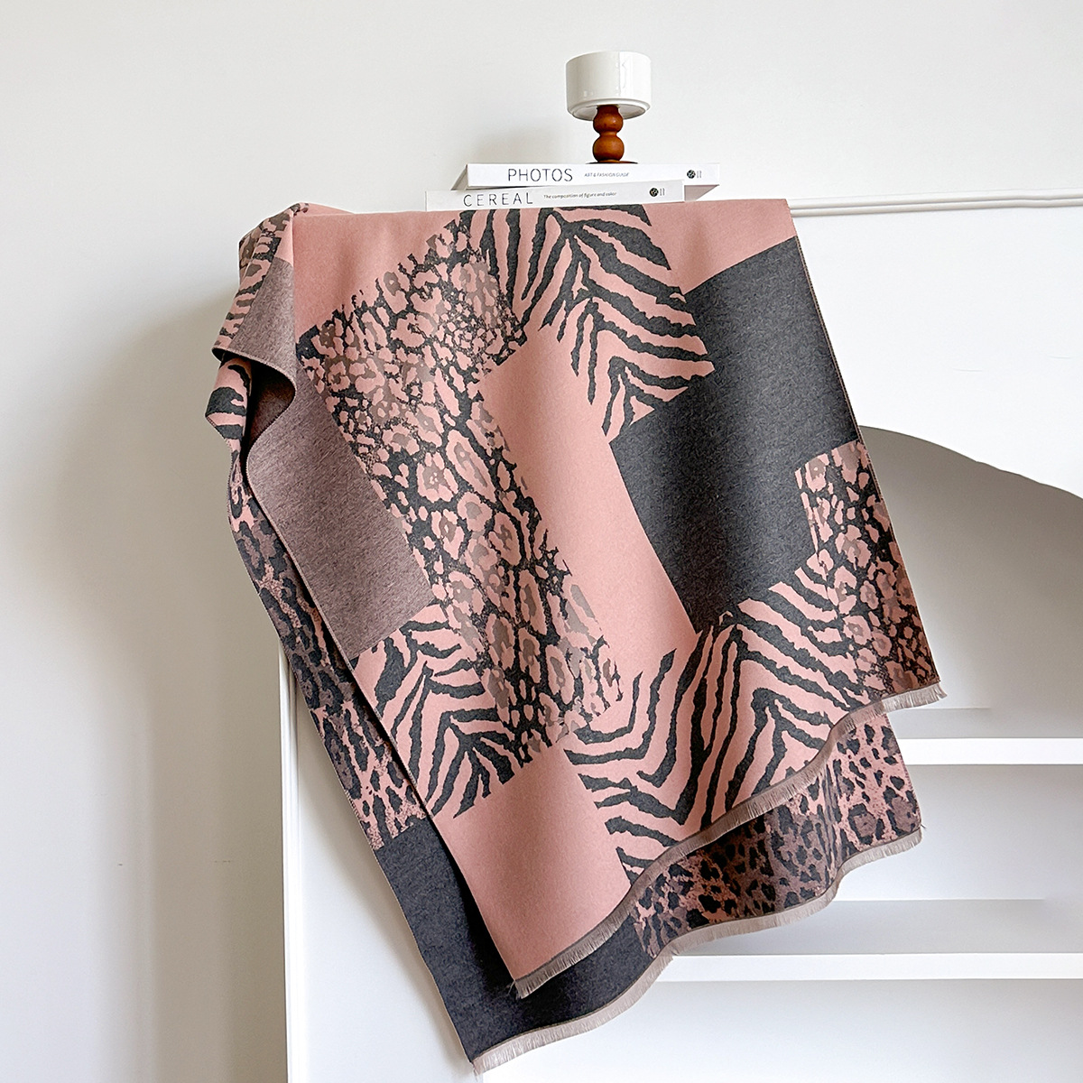 Otoño y invierno estampado de leopardo moda salvaje bufandas cálidas personalidad única dulce viento fresco damas imitación de cachemir aire acondicionado buñuelo