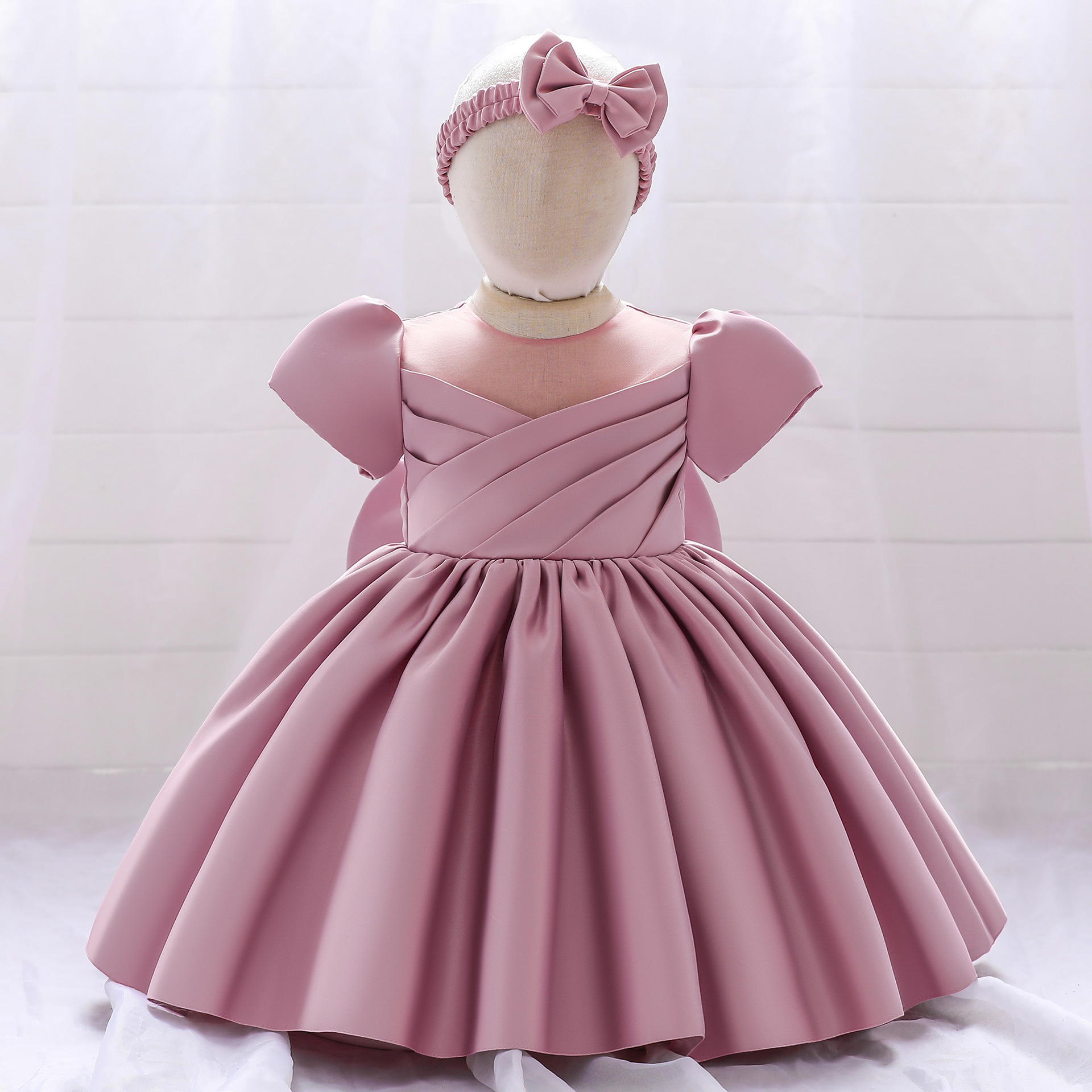 Nueva llegada del bebé niños Amazon vestido de novia niña manga corta color sólido forjado paño lavado vestido bebé un año de edad vestido de princesa
