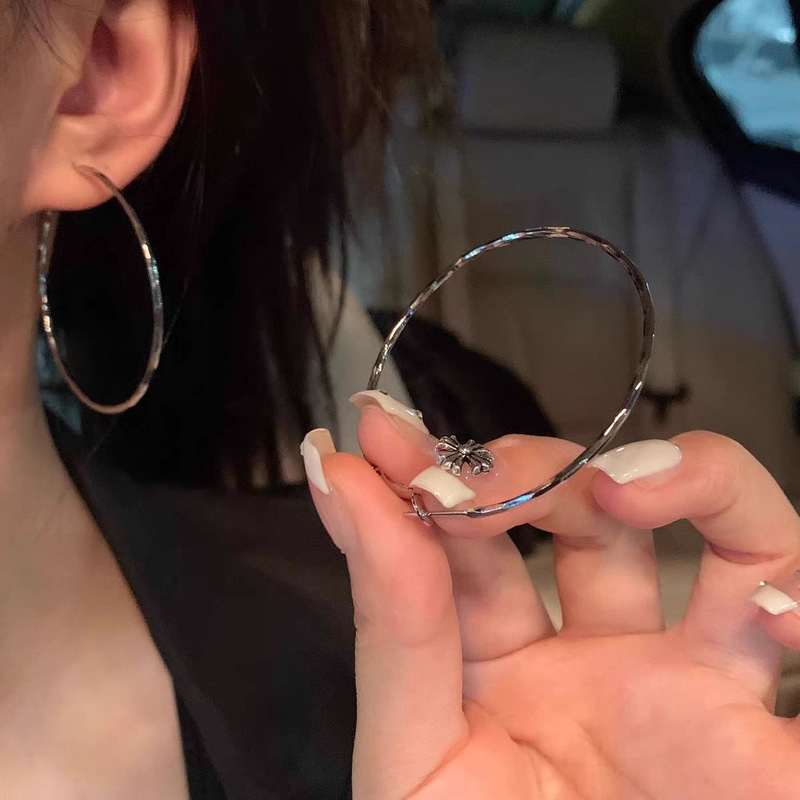 银色简约椭圆形素圈耳环女欧美夸张圆圈耳钉轻奢高级感耳圈耳饰|undefined