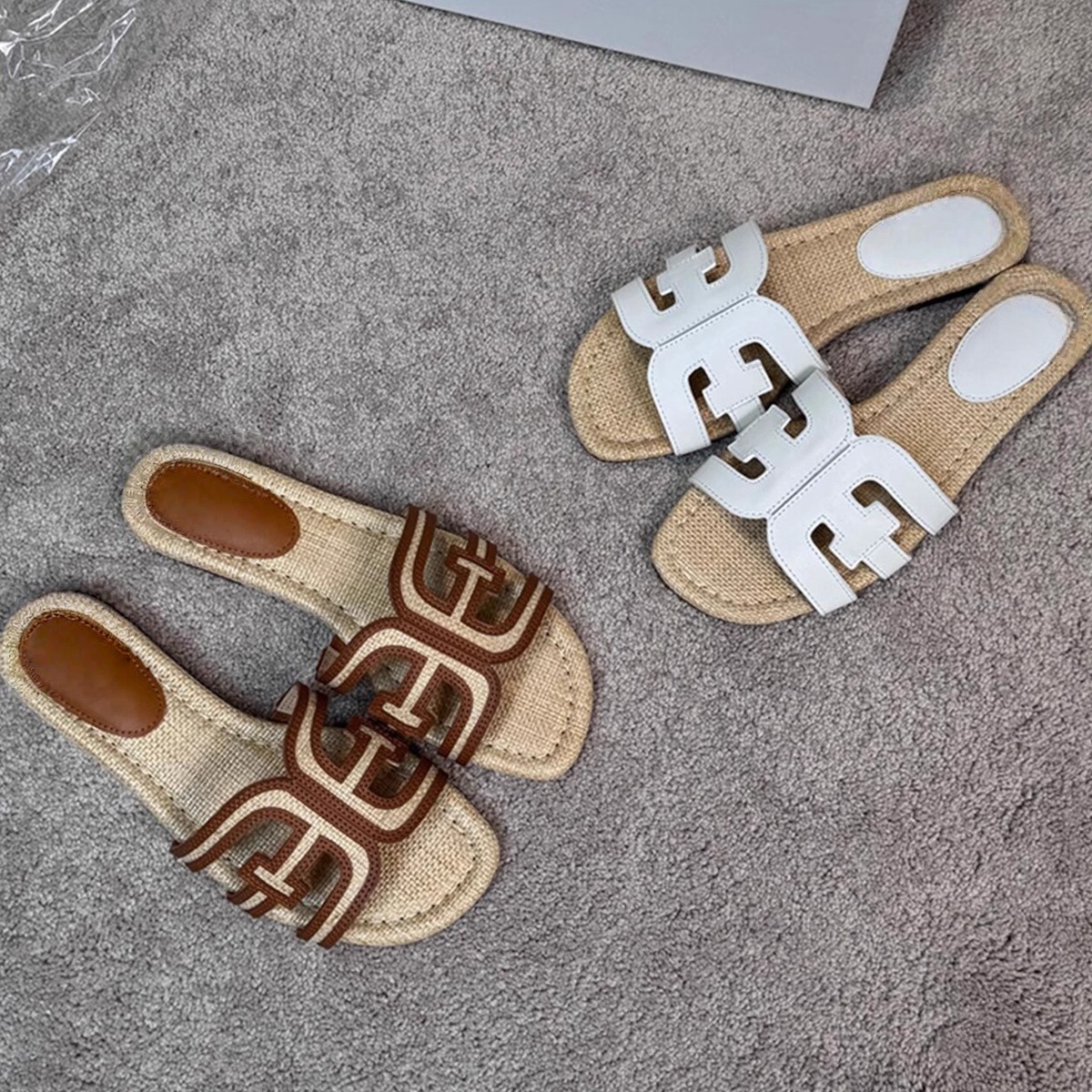Inventario 2025 verano nuevo color retro tela de paja plana en una palabra H zapatillas para mujeres nuevo estilo de estilo de vacaciones