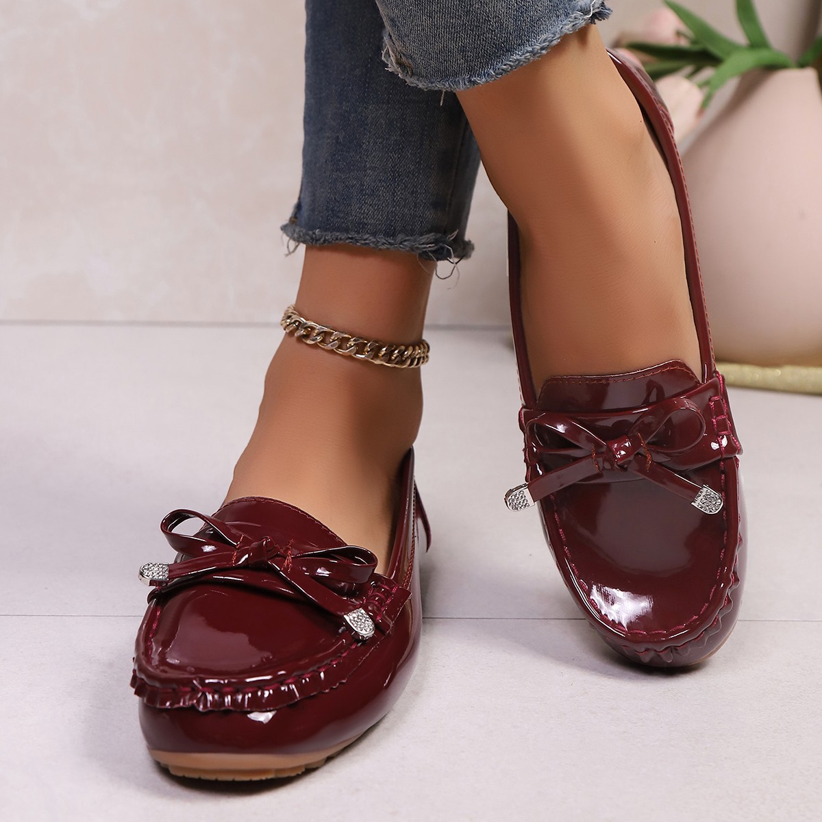 Damen-Slipper in Übergröße, flach, zum Hineinschlüpfen, Schleife, weiche Sohle, runde Zehenpartie, Obermaterial aus PU_voghion.com