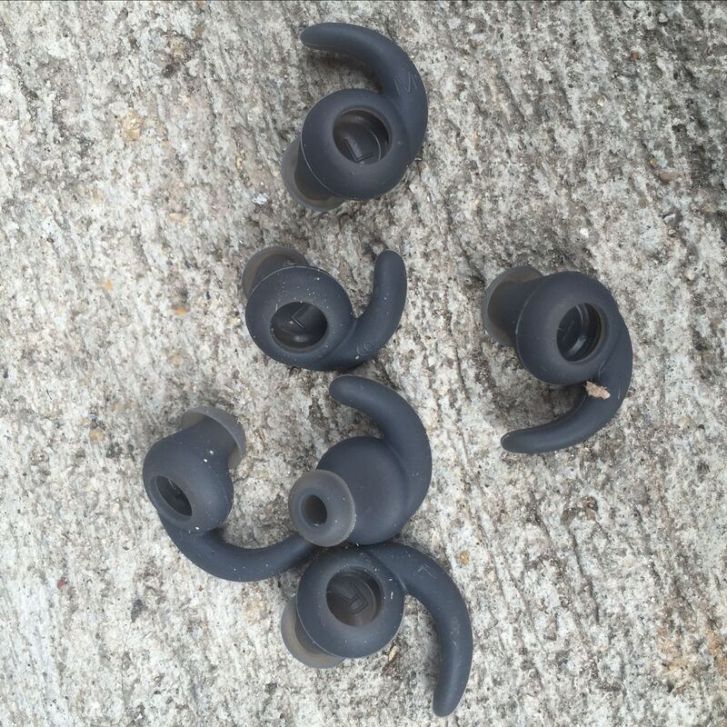 Strict selection of Bluetooth headset reflectBT Bluetooth sports headset silicone for gray black set of 6