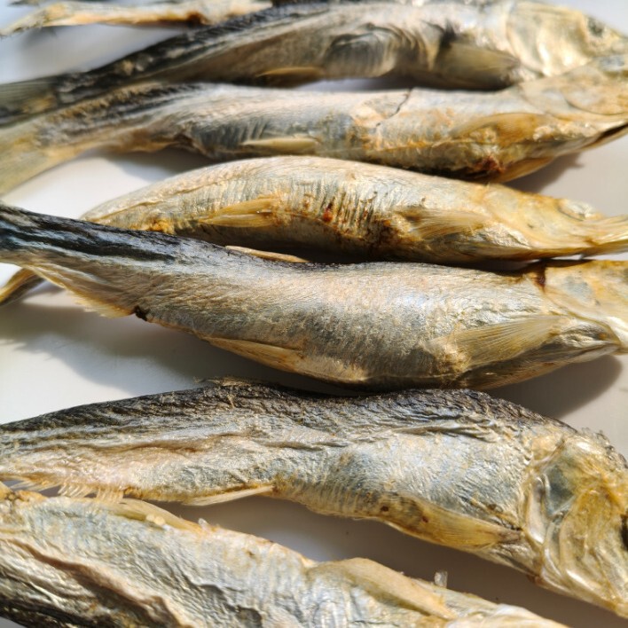 Freeze-Dried Spring Fish Cat Treats, Small Fish Snacks for Cats, Freeze-Dried Pet Snacks Freeze-Dried Spring Fish Cat Treats, Small Fish Snacks for Cats, Freeze-Dried Pet Snacks