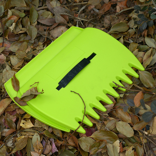Outdoor Fallen Leaf Gathering Plastic Rake for Collecting Leaves in the Garden, Garden Leaf Rake, Landscape Tool