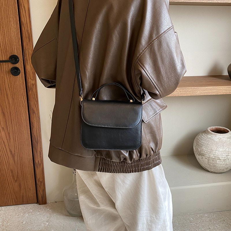 유행 간단한 어깨 크로스 바디 백 2024 새로운 인기있는 서양 스타일 작은 가방 단색 레트로 휴대용 작은 광장 가방 뜨거운 판매