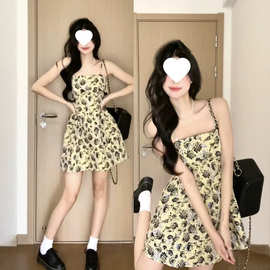 法式吊带碎花连衣裙子女夏季2026新款小个子气质收腰辣妹短裙爆款