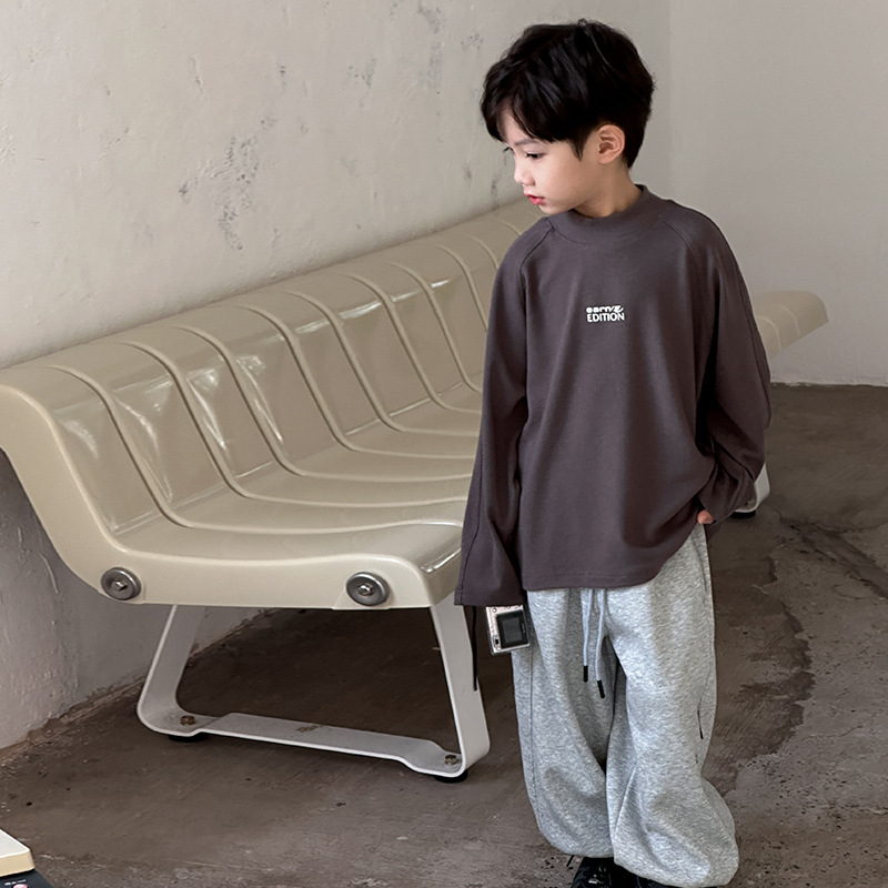 Niños con camisetas de camiseta de camiseta de manga larga para niños 2025 otoño y invierno ropa infantil para niños calientes con cuello de media altura