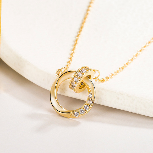 Diamond-encrusted double-ring Möbius ring couple necklace, a pair of men and women's light luxury niche high-end Valentine's Day gift