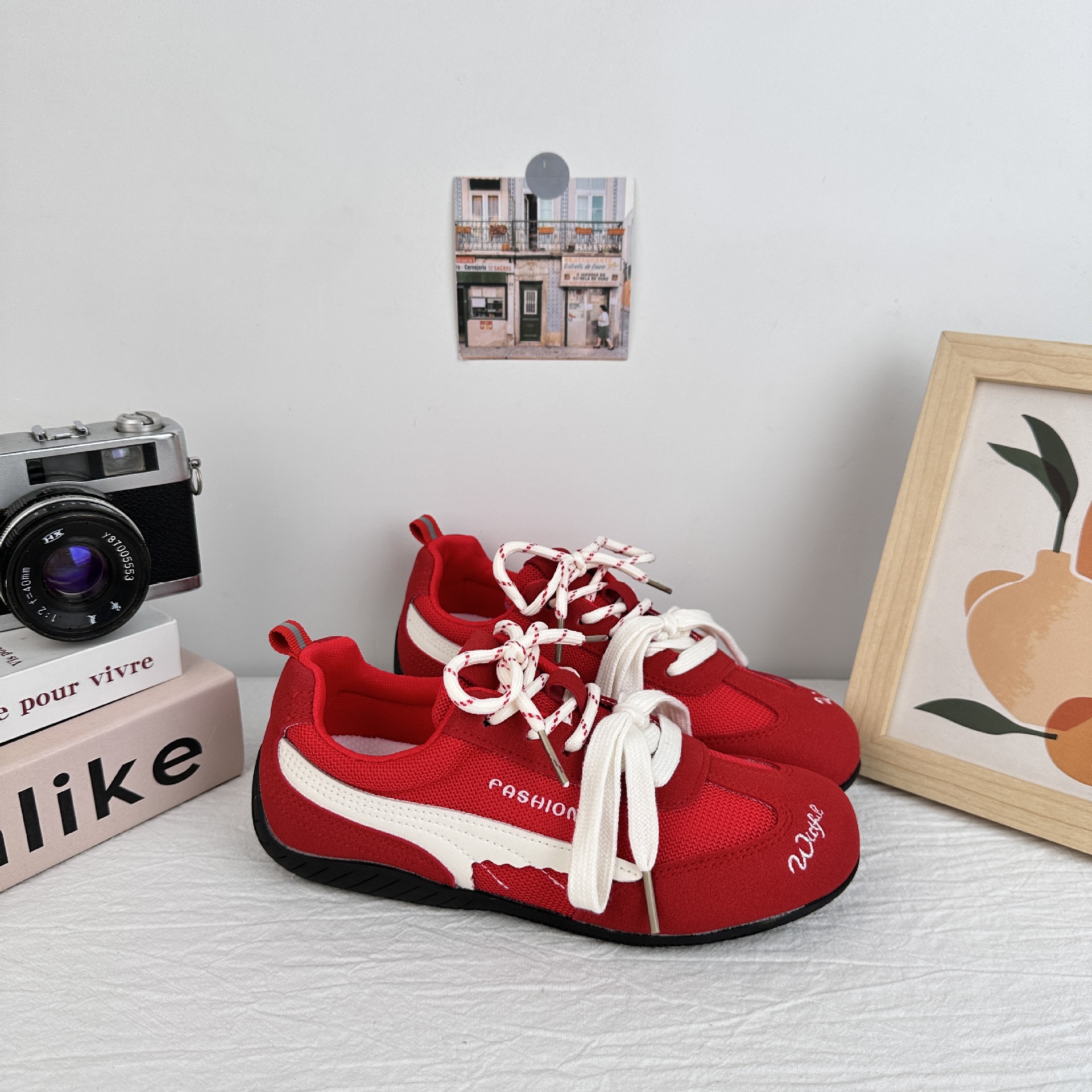 A9925ins zapatos de entrenamiento de estilo de mujer 2025 zapatos de verano de malla transpirables zapatos de piso plano retro zapatos casuales blancos pequeños