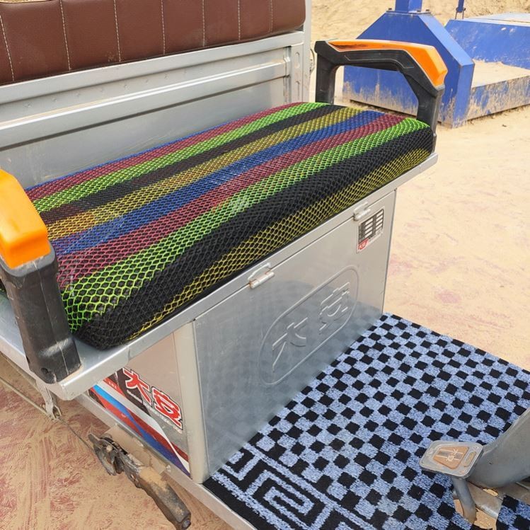 Electric tricycle seat cushion cover four seasons universal double-layer thickened sunscreen breathable pull goods battery car heat insulation seat cushion cover
