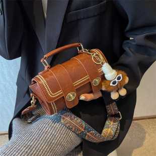 Cross-border niche retro bag for women 2023 new fashion all-match messenger bag feel portable Boston cylinder bag
