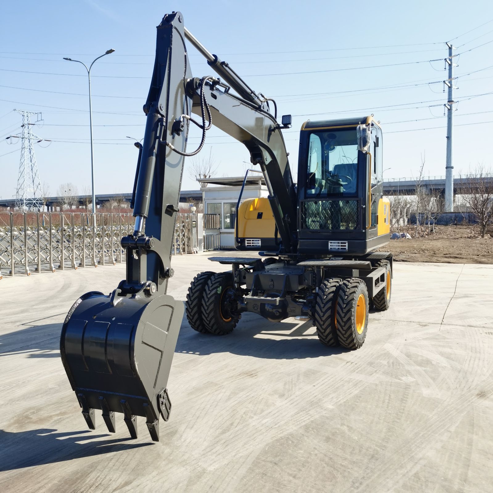 中崛60 二手轮式挖掘机 河北秦皇岛皮轮挖机 挖土机 挖树根 胶轮