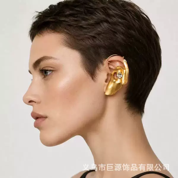 Cross-border European and American high-end niche design hand-shaped ear cuffs, eye-catching unique exaggerated earrings, eco-friendly and in stock