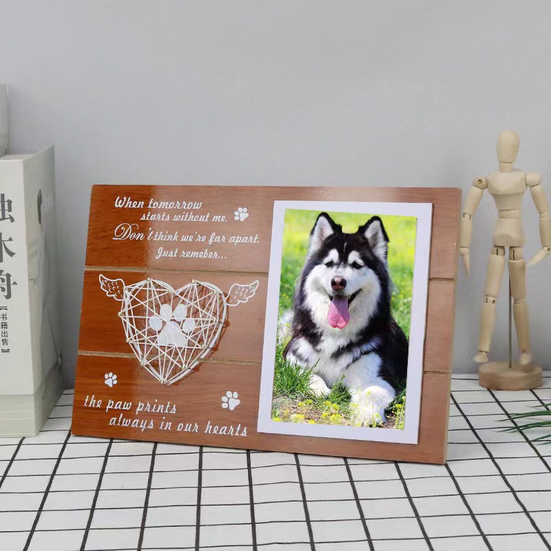 Tablero de densidad transfronterizo bobinado marco de fotos de amor de madera colgante marco de fotos de mascotas de madera decoración conmemorativa perro