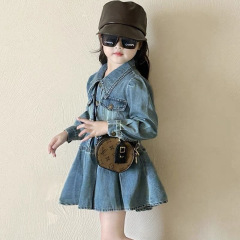 女の子の春秋デニムのスカートの2025春と秋の新型のネットの赤いタイプのワンピースの子供の韓国版のデニムの王女のスカート