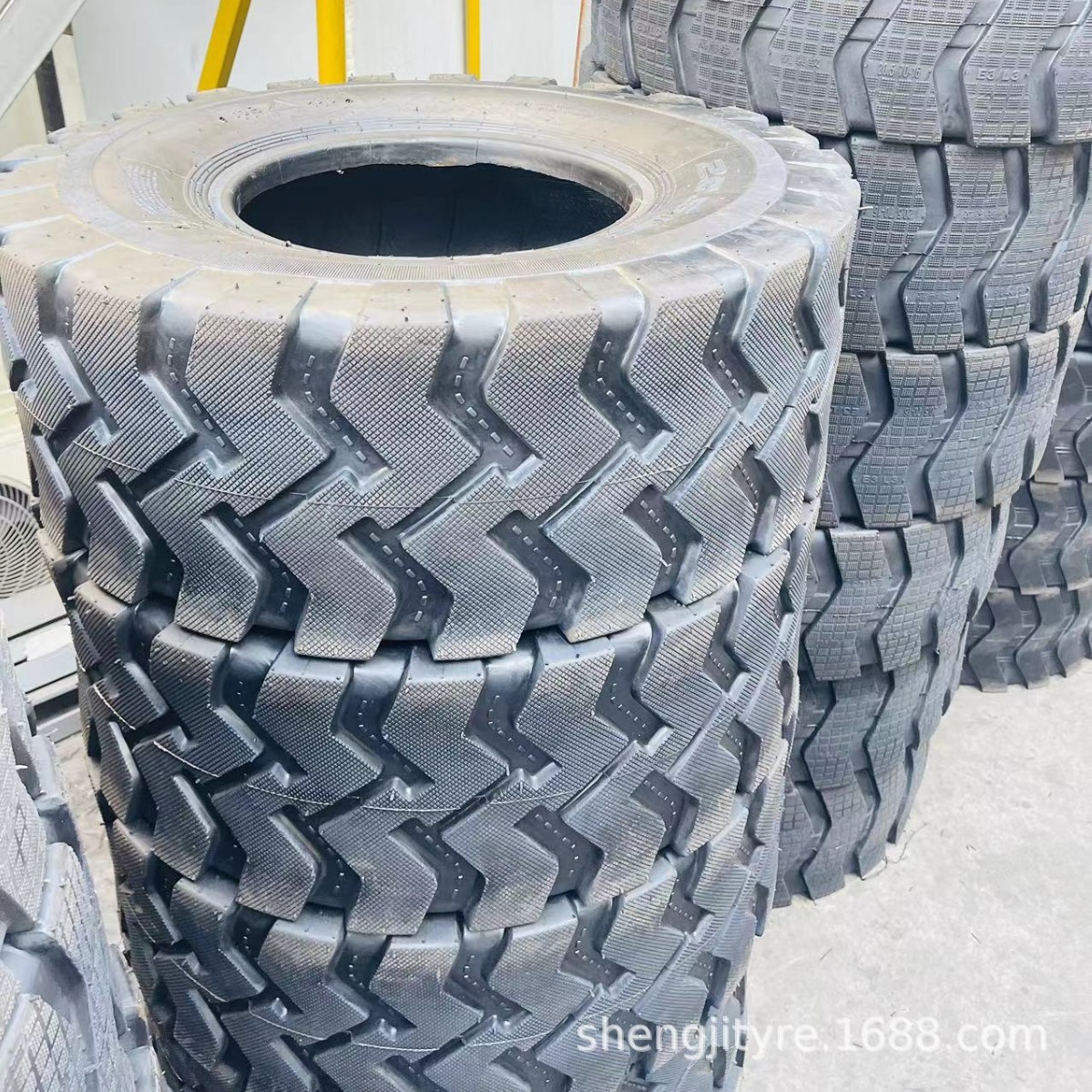 直售 装载机轮胎23.5-25工程胎推土机轮胎 批发