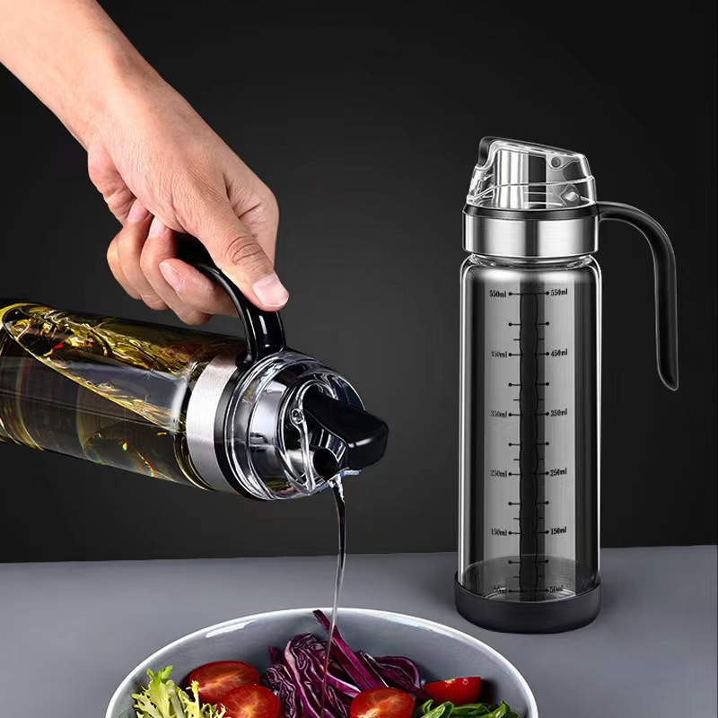 Olla para aceite de borosilicato de alta resistencia al calor para uso en la cocina, botella de aceite con apertura y cierre automáticos con escala, tarro para condimentos doméstico que no gotea ni rebose aceite.