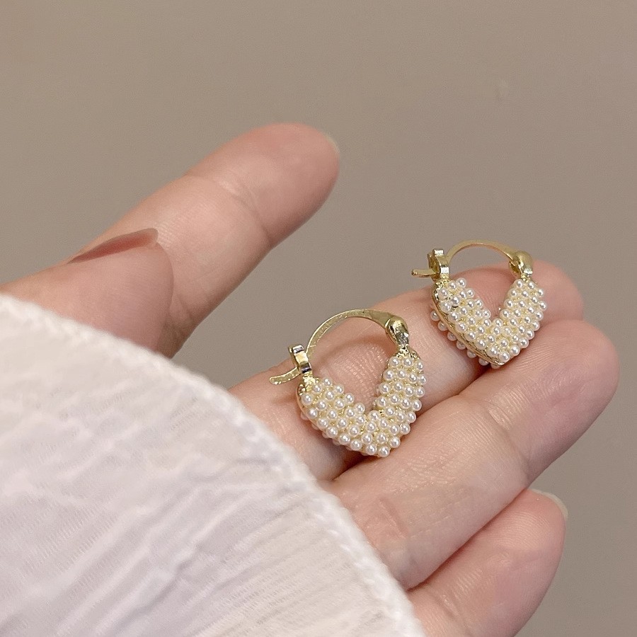Cute elegant fashionable universal earrings pearl