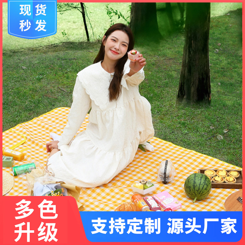 Picnic mat Oxford cloth picnic blanket picnic cloth outdoor moisture proof mat waterproof beach mat tent mat picnic mat wholesale