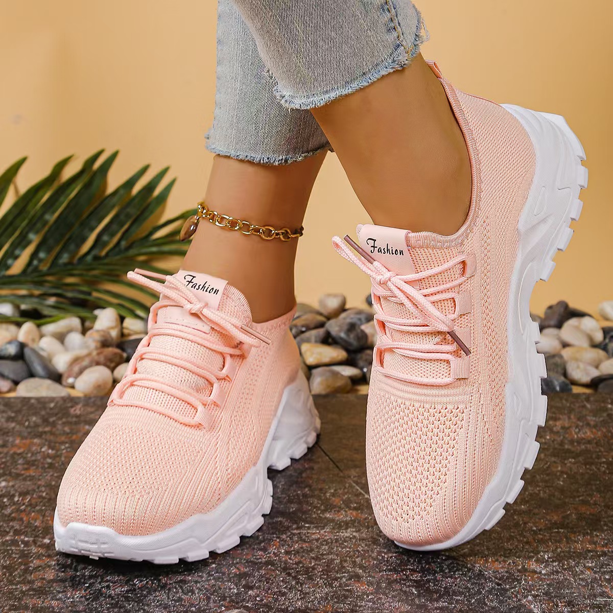 Zapatos mujer estilo caliente zapatos de verano zapatos de mujer red deportiva de todo fósforo zapatos individuales zapatos de mujer de comercio exterior malla voladora transfronteriza moda y transpirable image 3