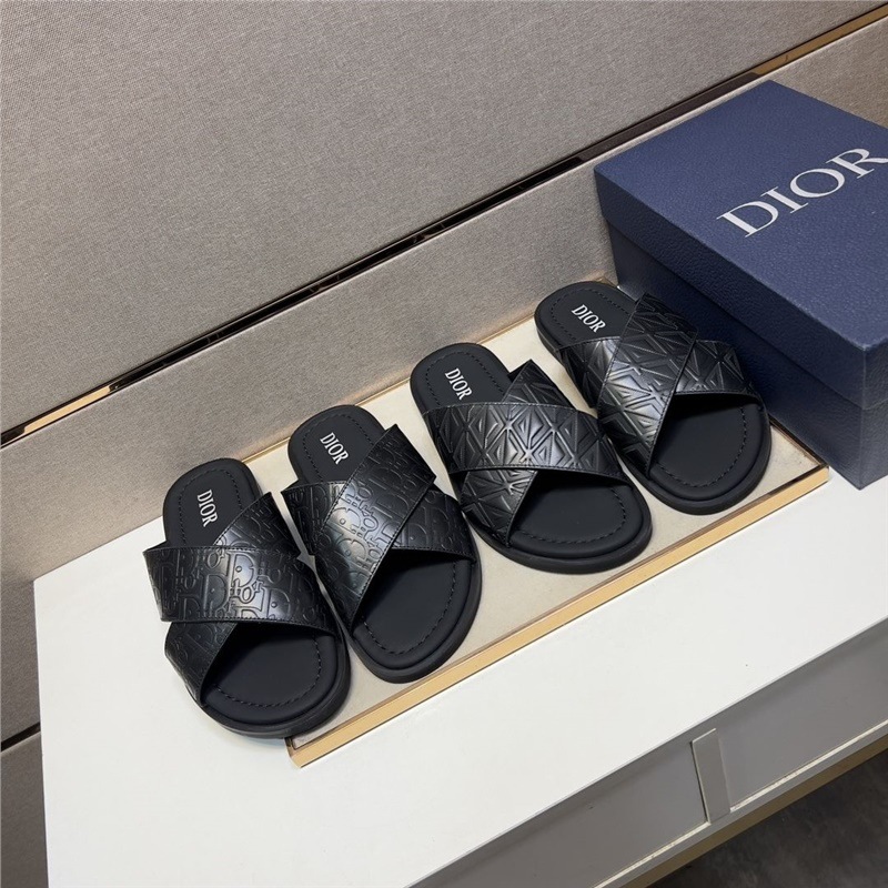 Nuevas zapatillas casuales de hombre, zapatillas de playa personales antideslizantes de alta calidad, zapatillas de hombre guapo.