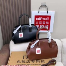 2024ŮʿEmpireCarryall26���ᱣ�g����ٴ�͹�б���������Ƥ