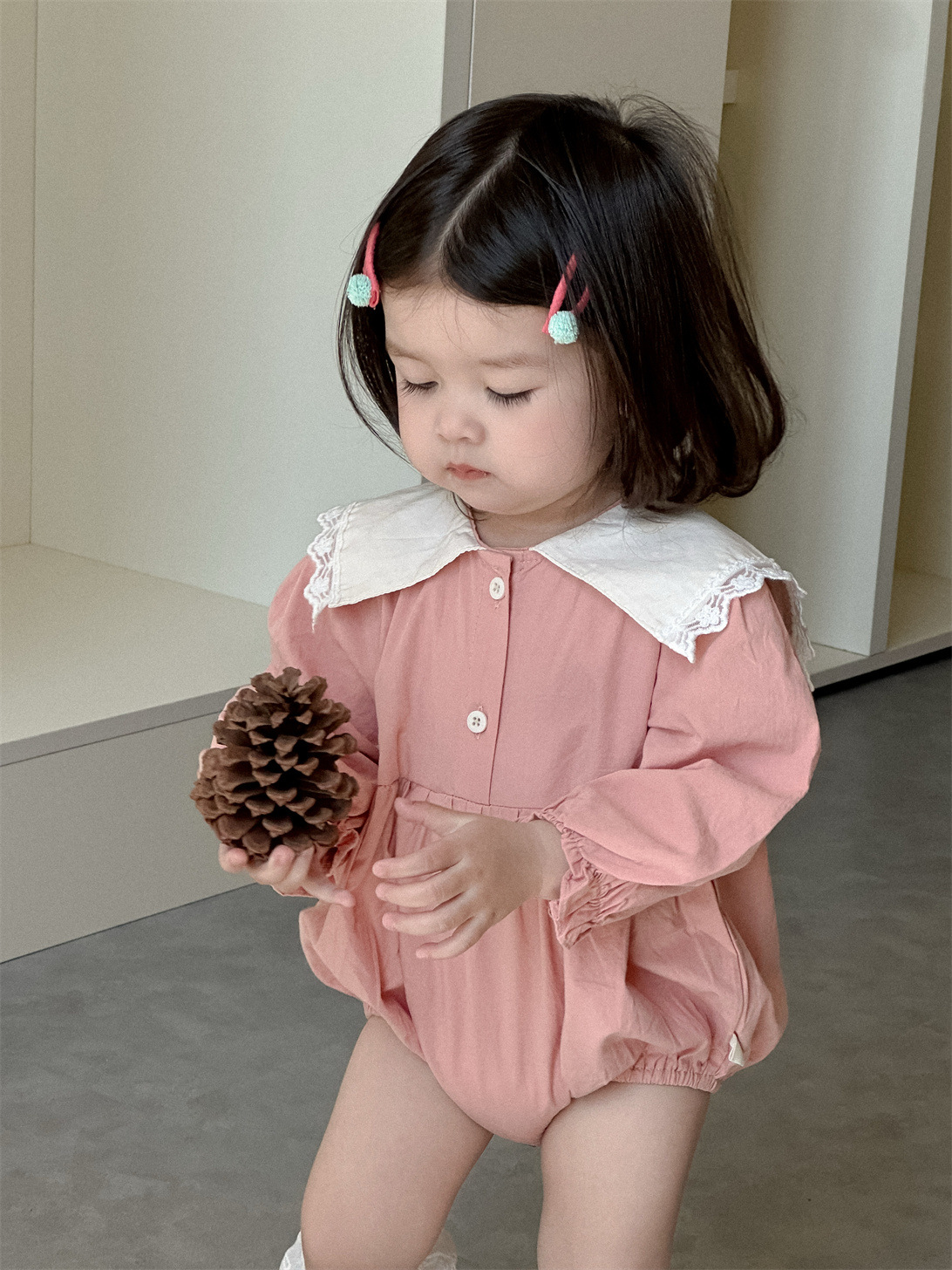 Mono con cuello de encaje para niñas, estilo coreano, ropa infantil, otoño 2025, nuevo mono para bebé, conjunto de otoño