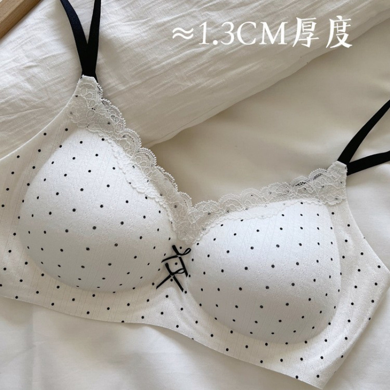 Lace Contrasting Floral Underwear for Women with Small Breasts, Push-Up and Side Breast Reduction, Seamless and Wire-Free Bra