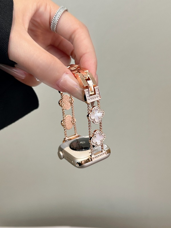 四つ葉のクローバーの薄い金属ブレスレットは、Apple iwatch678910 世代 SE ウォッチ Applewatch ストラップに適しています。|undefined
