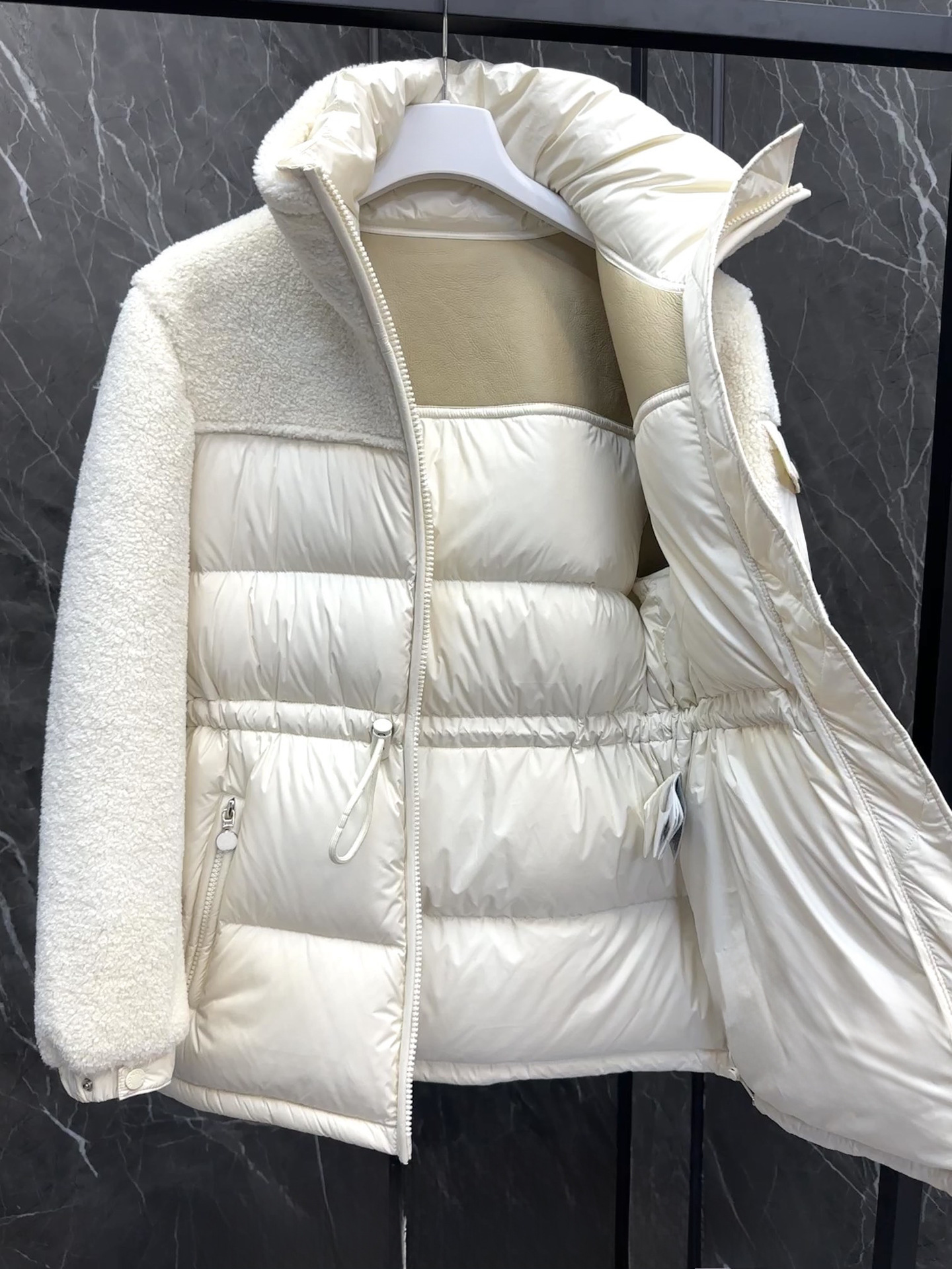 《毒家现货》正确版 M家 羊羔毛皮毛一体立领羽绒夹克女式羽绒服