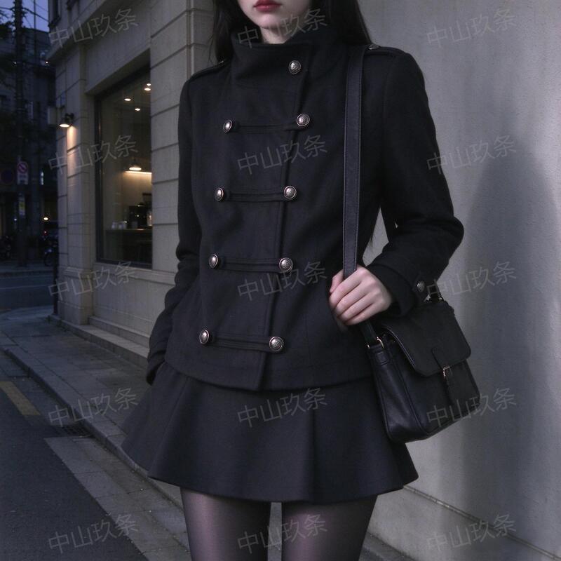 Retro Military Style Short Woolen Coat for Men, Stand-up Collar, Double Row Metal Buttons, Shoulder Badge Design, Black Woolen Jacket Retro Military Style Short Woolen Coat for Men, Stand-up Collar, Double Row Metal Buttons, Shoulder Badge Design, Black Woolen Jacket