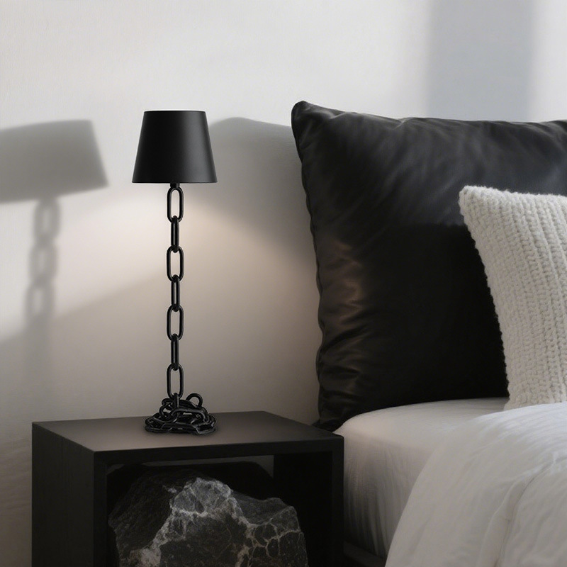 跨境新款现代简约卧室床头台灯高级感创意充电小夜灯复古氛围灯具