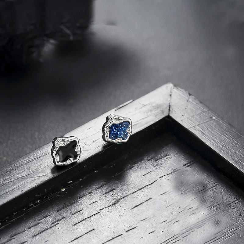 Blue + Black Magnetic Style