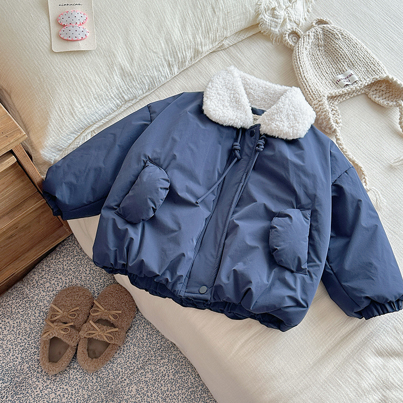 Niñas de invierno de algodón grueso 2025 nuevo estilo extranjero coreano chaqueta de solapa grande chaqueta de algodón para niños niñas súper bonitas