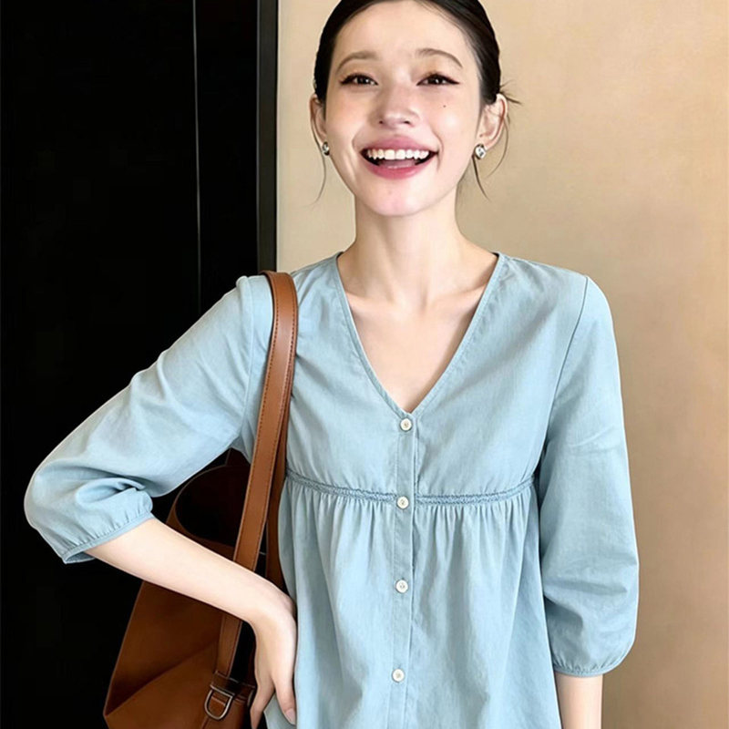 French-style ruffled V-neck three-quarter sleeve shirt for women, summer 2026 new dopamine fashion Korean chic top French-style ruffled V-neck three-quarter sleeve shirt for women, summer 2026 new dopamine fashion Korean chic top