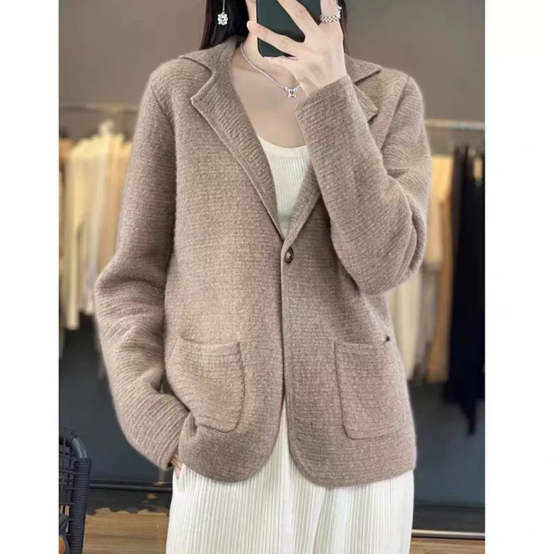 Knitted cardigan for women, solid color, with pockets, loose fit, versatile, 2026 autumn new collection, discounted brand, V-neck top Knitted cardigan for women, solid color, with pockets, loose fit, versatile, 2026 autumn new collection, discounted brand, V-neck top