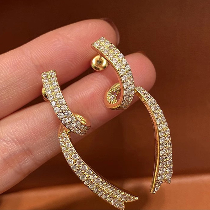 Women's Gender 1 Pair Elegant Modern Style Classic Style Geometric Copper Zircon Ear Studs