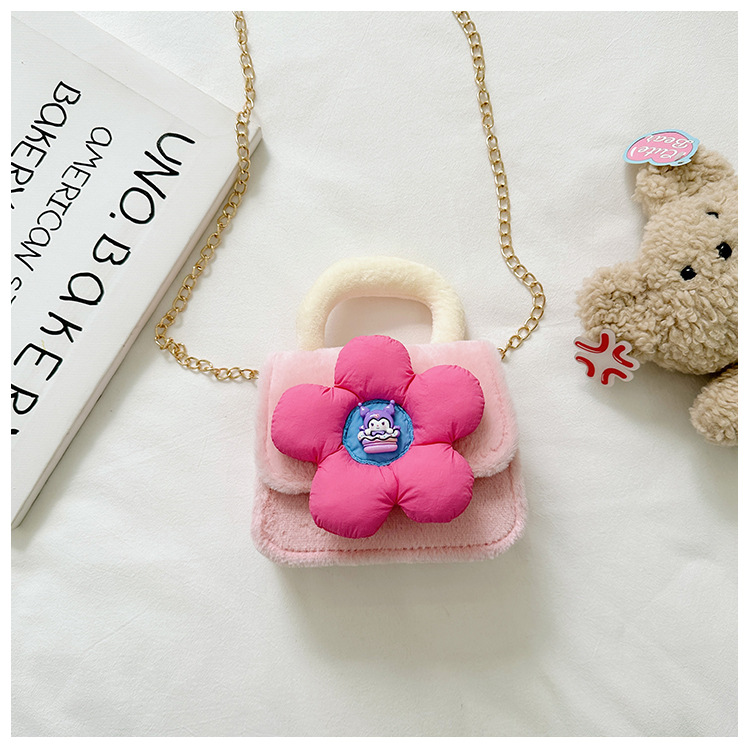 Femmes Moyen Peluche Fleur Mignon Carré Couvercle Rabattable Sac Bandoulière display picture 40