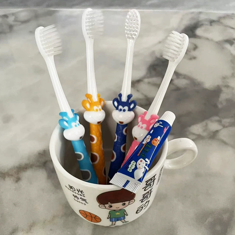 Детские гостиничные принадлежности в гостиничном номере Одноразовые туалетные принадлежности мягкая щетка зубная паста набор два в одном